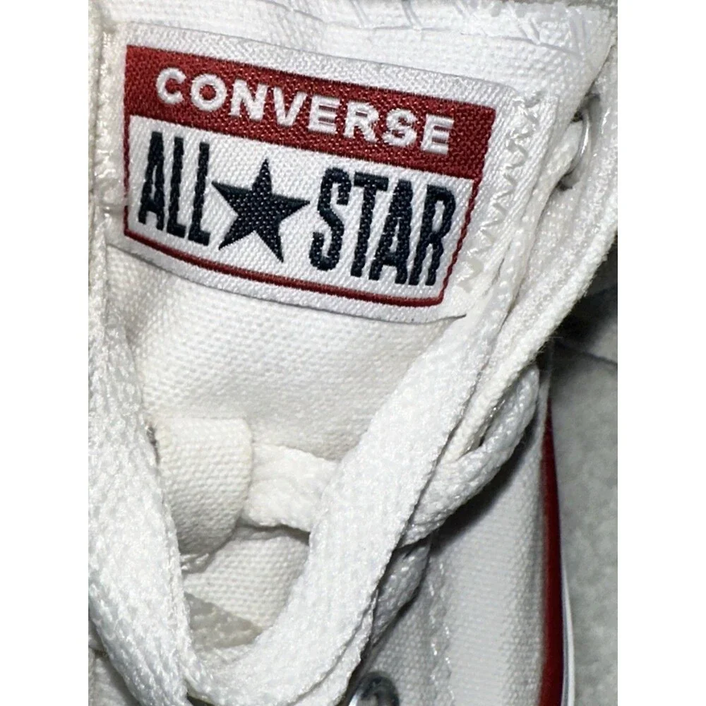 Kids White Converse All Star Chuck Taylor Youth Size 2 *Missing Insoles*